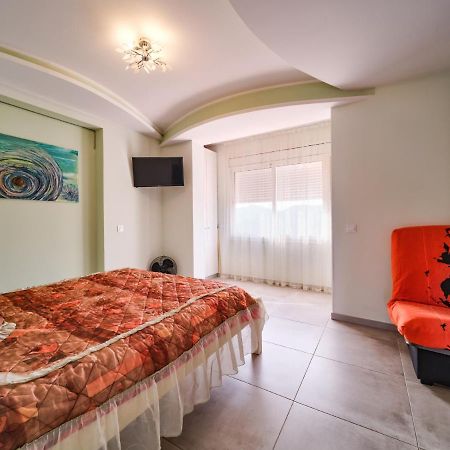 Villa Elena بينيذا ذي مار المظهر الخارجي الصورة